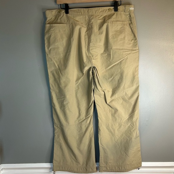 Woolrich Women’s Khaki Cropped Pants, Sz 16, Capris - Picture 5 of 8